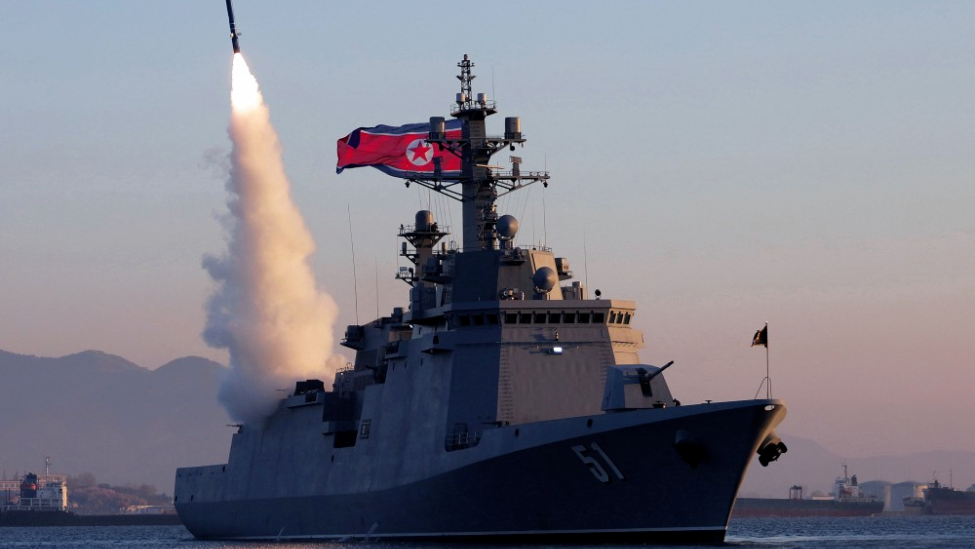 朝鲜海军&ldquo;崔贤&rdquo;号驱逐舰进行武器系统试验