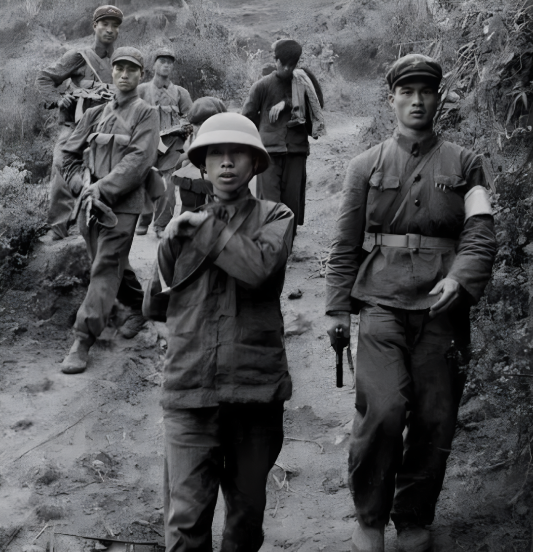 ▲押送越军俘虏的解放军
