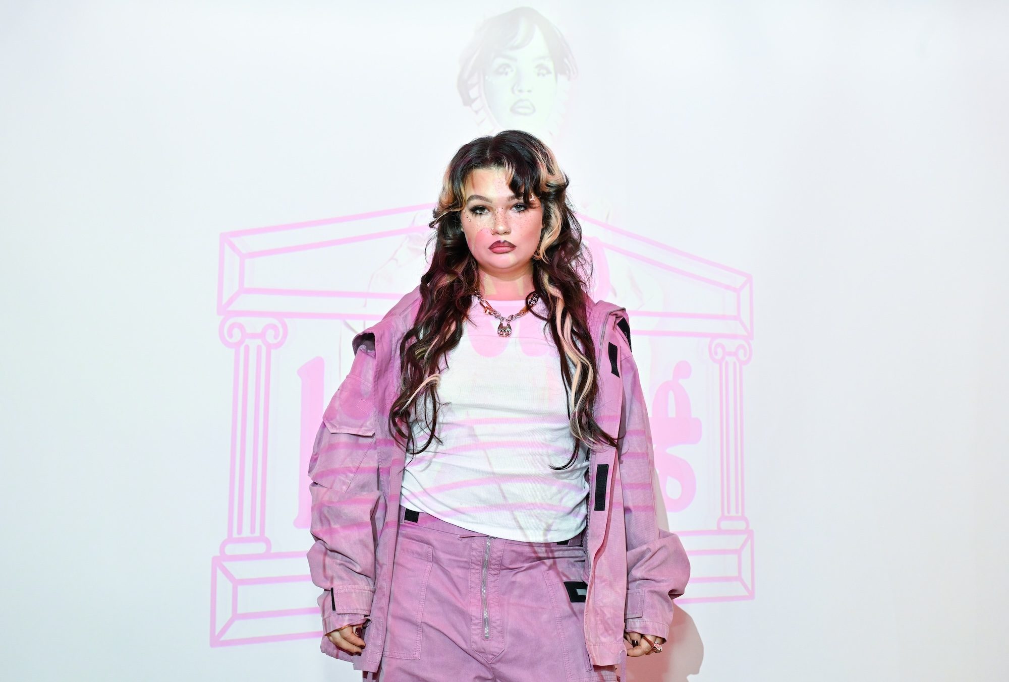 GettyImages-2235709271 Singer Lola Young Offers Health Update After Passing out on Stage