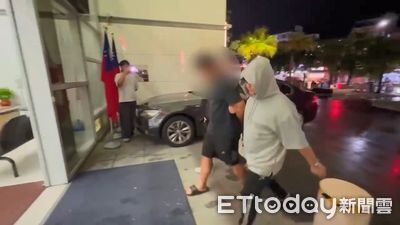 81歲嬤過馬路遭撞死！無照男落跑還找人接應　尿檢驗出雙毒陽