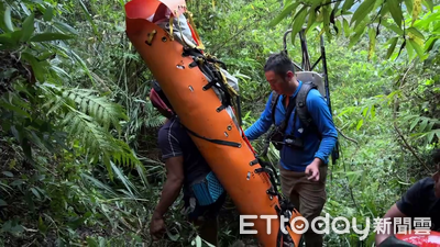 新北男攀郡大山跌60層樓深谷殞命　搜救隊花21小時送遺體下山