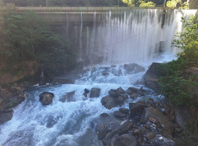 太魯閣堰塞湖現況曝！水位距離壩頂約5公尺　恐短期內溢流潰決