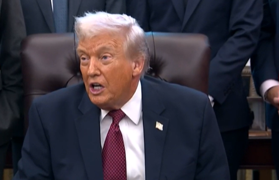 特朗普当地时间12月3日回答记者提问 图源：美媒视频截图