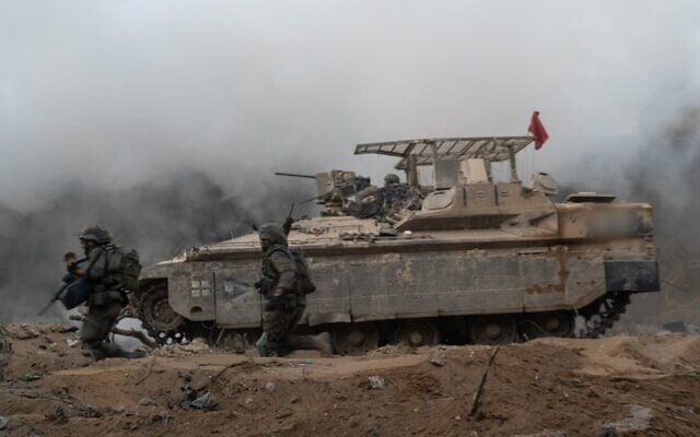 《以色列时报》称，以色列国防军9月29日发布的照片显示，以军正在加沙城开展行动。