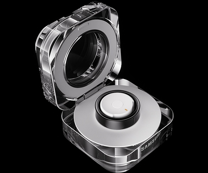 Samsung Galaxy Ring in charging case