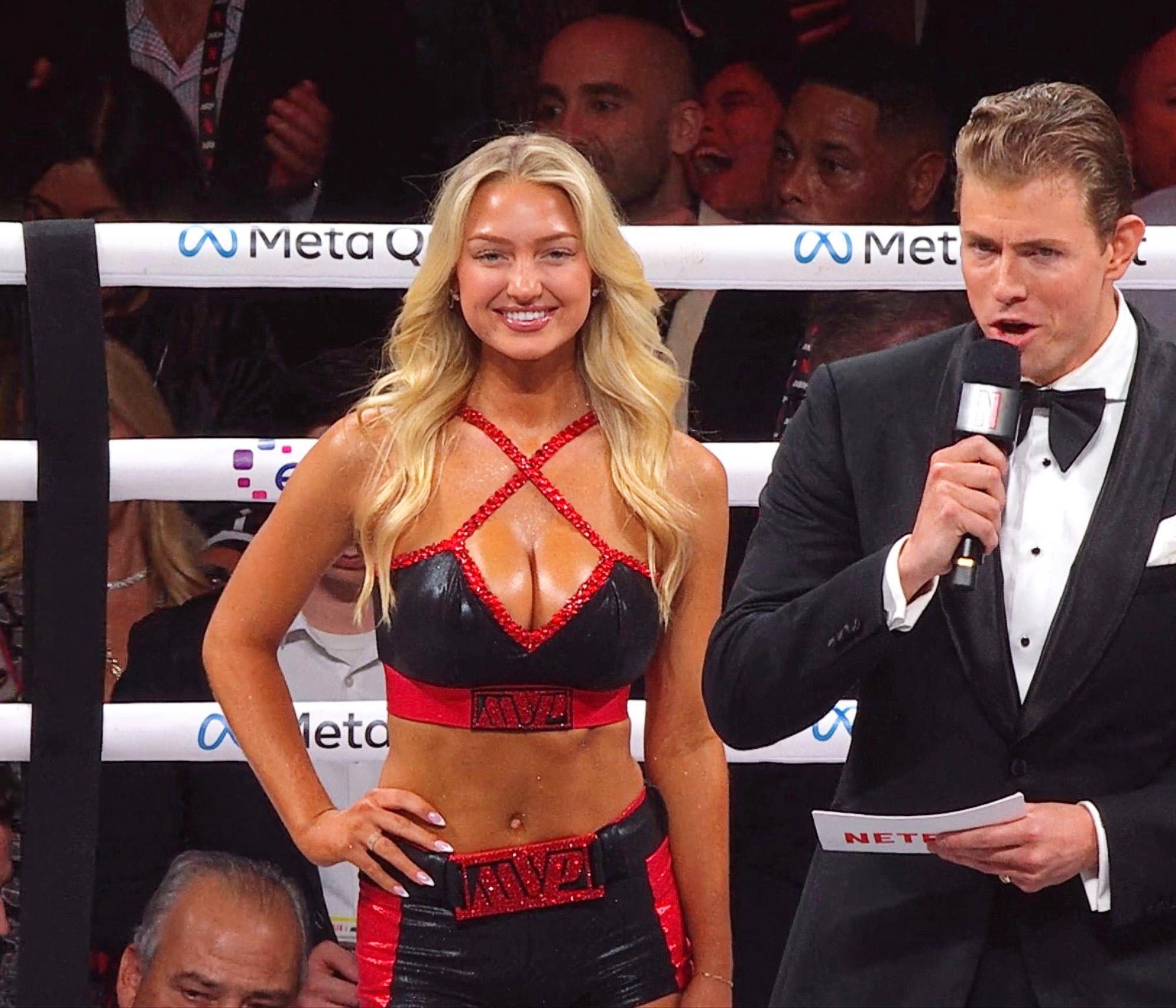 Viral Ring Girl Sydney Thomas Officially Signs With Major Hollywood Agency