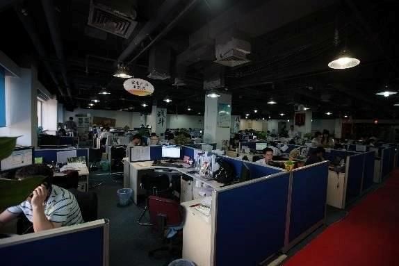 京东工号001，高中毕业的他跟着刘强东，现在如何了？