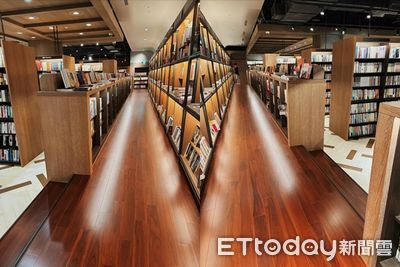 敦南誠品熄燈5年　作家見「松菸誠品新裝潢」一幕勾回憶！全場看哭