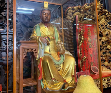 人間國寶陳啓村木雕《卯兔星君》被偷了　廟方怒：天理不容