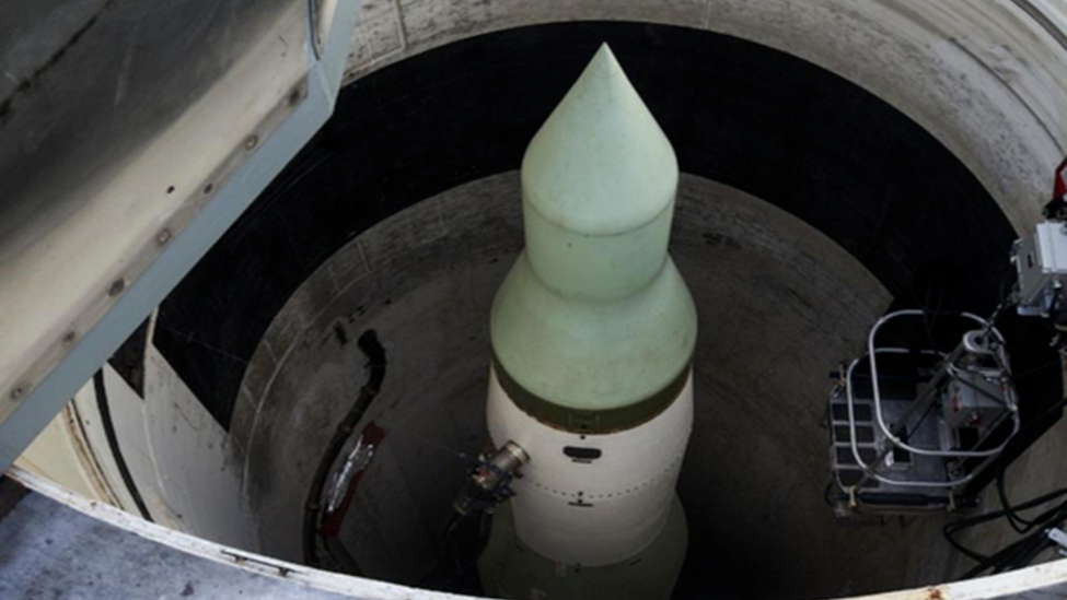 美国作为拥有最大核武库的超级核大国，当务之急是切实履行核裁军特殊优先责任。