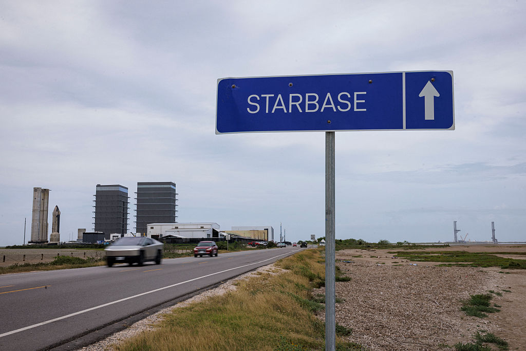 The road to Starbase.