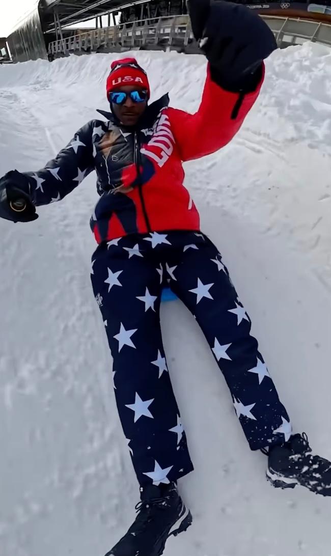 Snoop Dogg goes sledding at Olympics