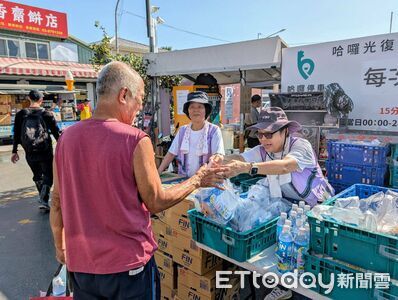 感謝鏟子超人+志工！中秋連假3萬份早午餐送災區　超商暖心支持