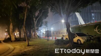 快訊／北市松山機場對面工地火警　現場飄惡臭濃煙