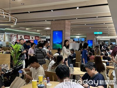 新光三越台中店開幕「1.5小時人潮破萬」　50萬滿額禮2小時就換光