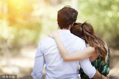 初嚐禁果「下體大出血」！23歲印尼女險喪命　未婚夫太髒害的