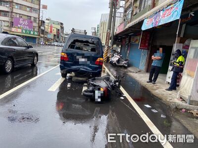屏東死亡車禍！24歲女騎士追撞「停紅燈小貨車」　送醫搶救不治