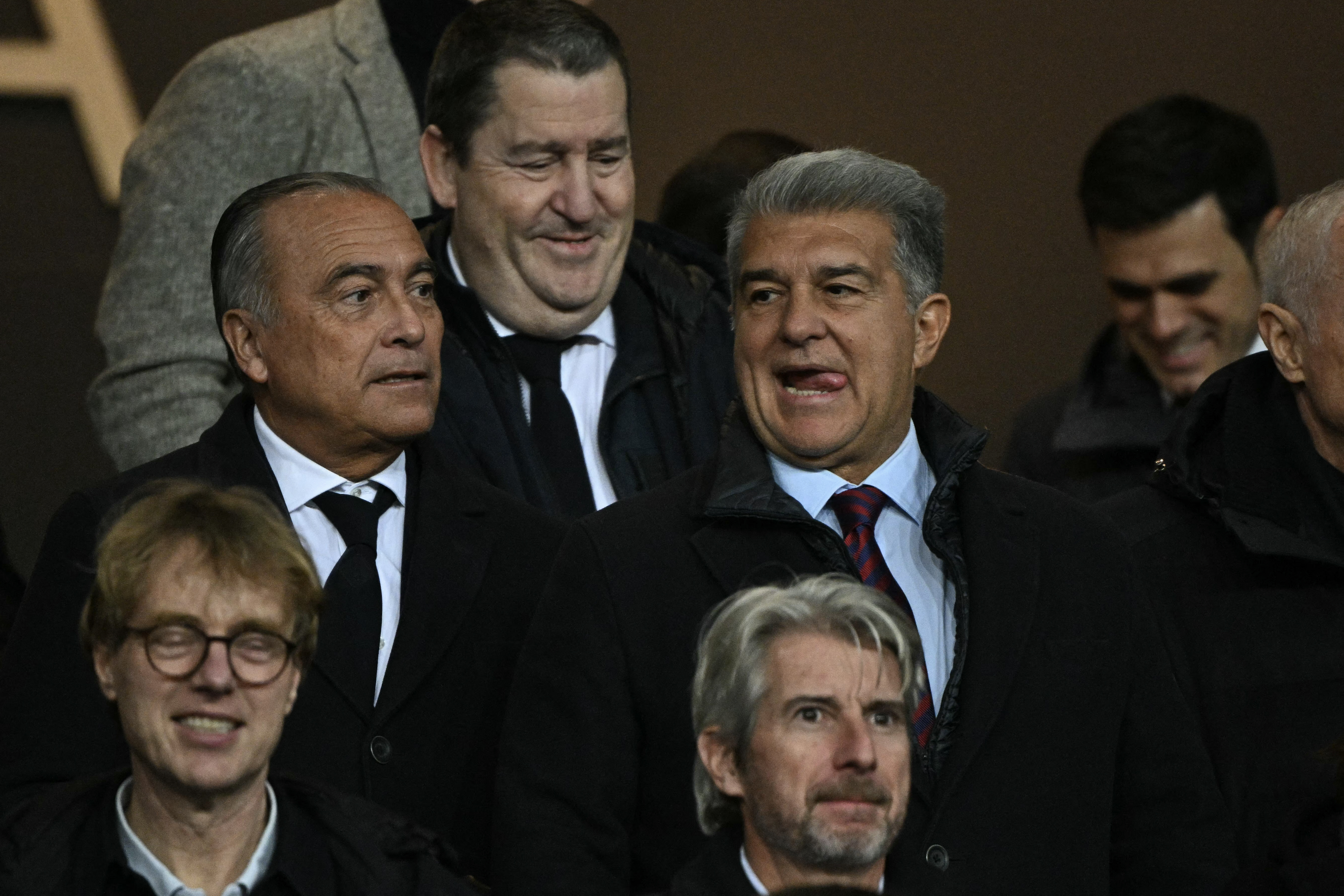 5️⃣ stories to start your day: 