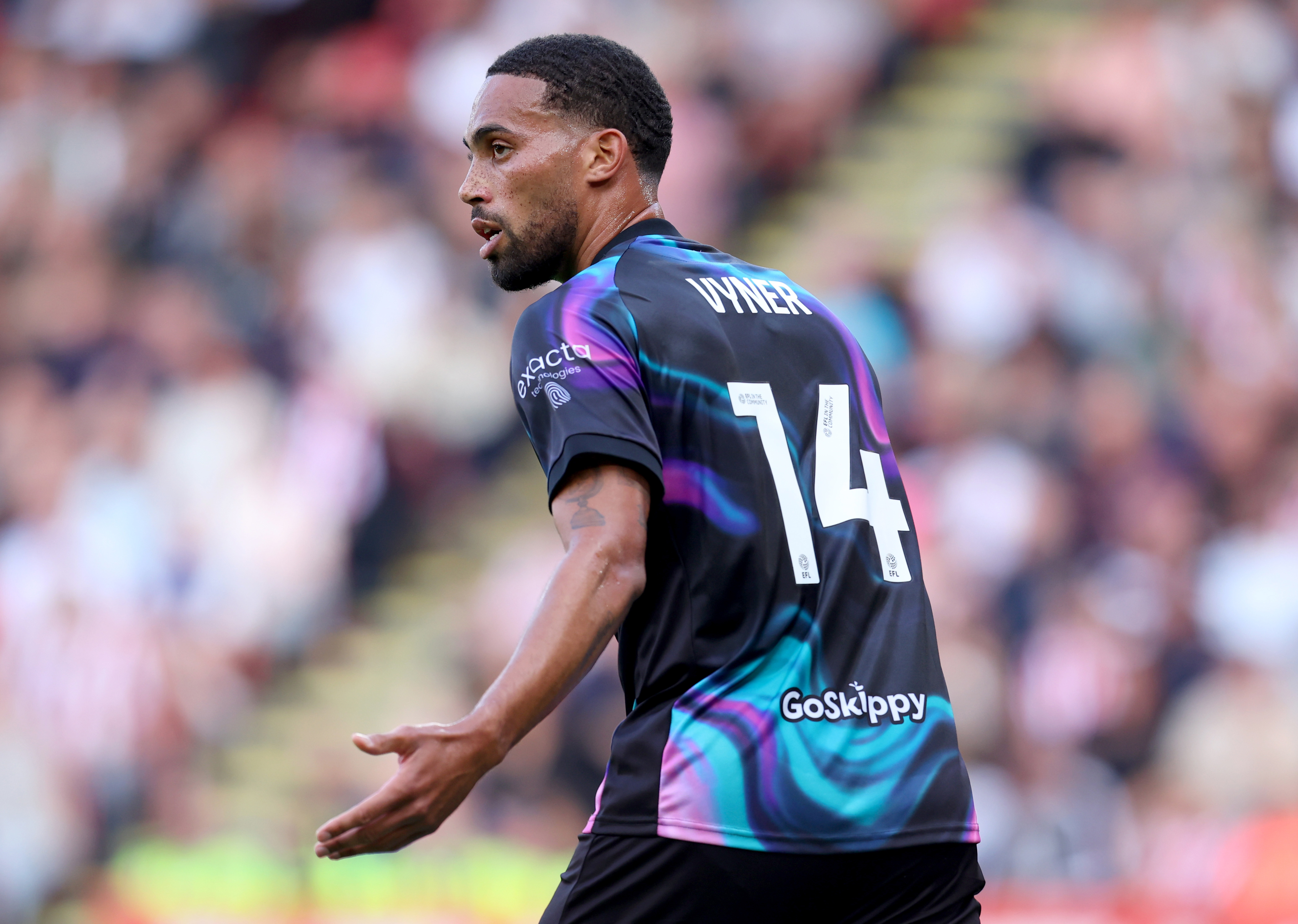 SHEFFIELD, ENGLAND - AUGUST 9: Zak Vyner of Bristol City during the Sky Bet Championship match between Sheffield United and Bristol City at Bramall Lane on August 9, 2025 in Sheffield, England. (Photo by Ed Sykes/Getty Images)