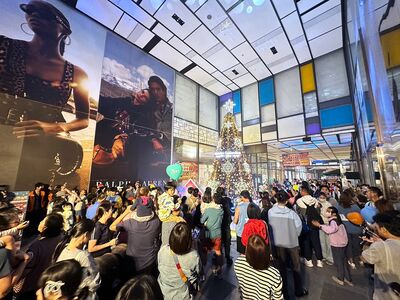 普發萬元宏匯廣場滿3千送200　統一時代百貨滿額送6800