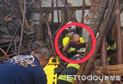 豪雨不斷！斗南木造老屋轟然倒塌　61歲婦受困木頭堆獲救