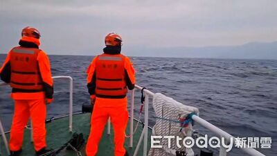 辛柏毅仍失聯！海巡署搜救畫面曝　小姨子淚崩：姊夫說左手被卡住