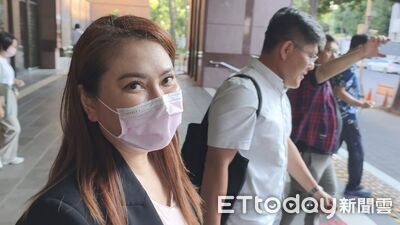 富商前男友出庭哽咽控遭騙420萬　薛楷莉翻白眼冷回：別再說謊