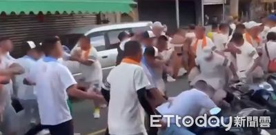 台南普濟殿王巡醮爆衝突　疑「插番」轎班肢體推擠南警介入隔離