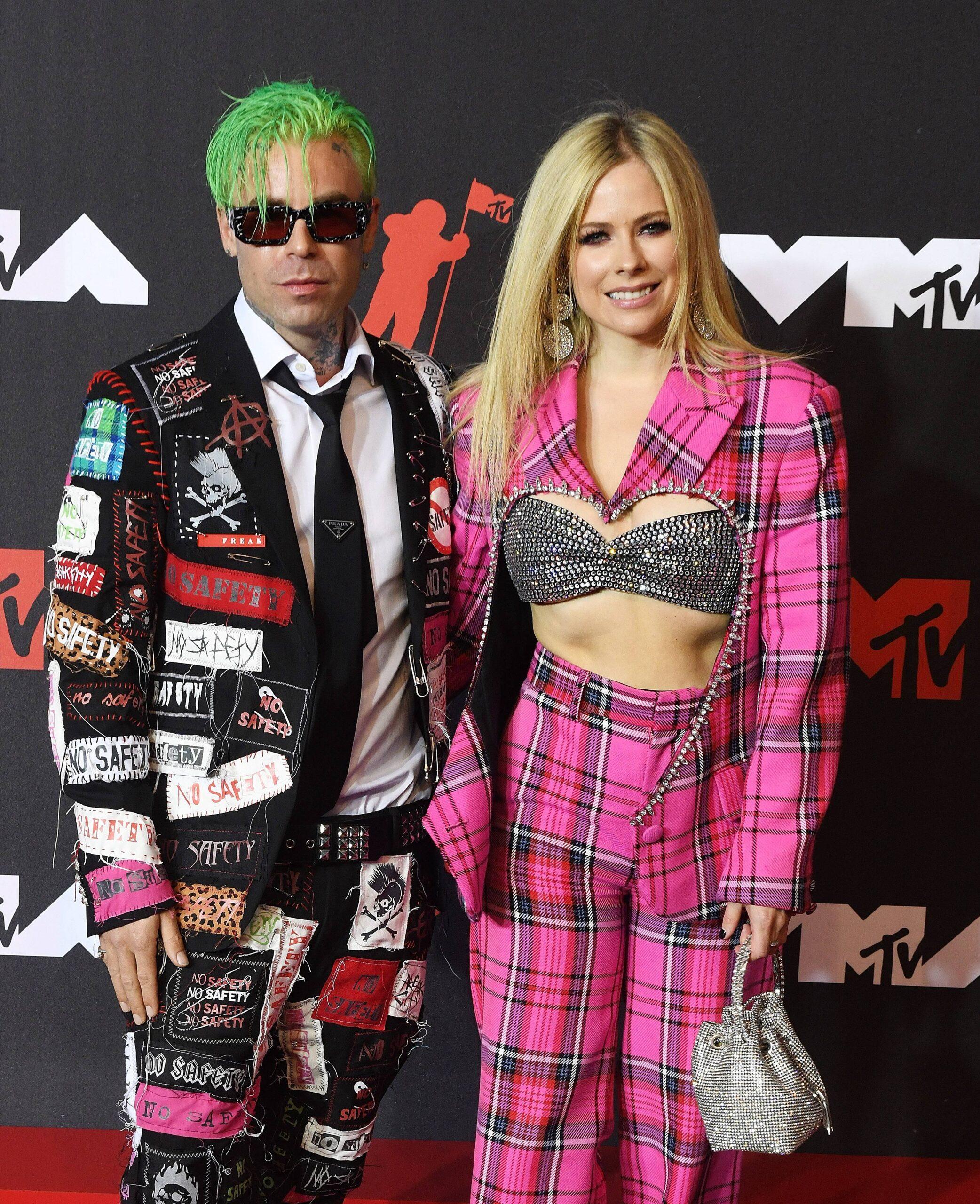 Mod Sun and Avril Lavigne at the 2021 MTV Video Music Awards