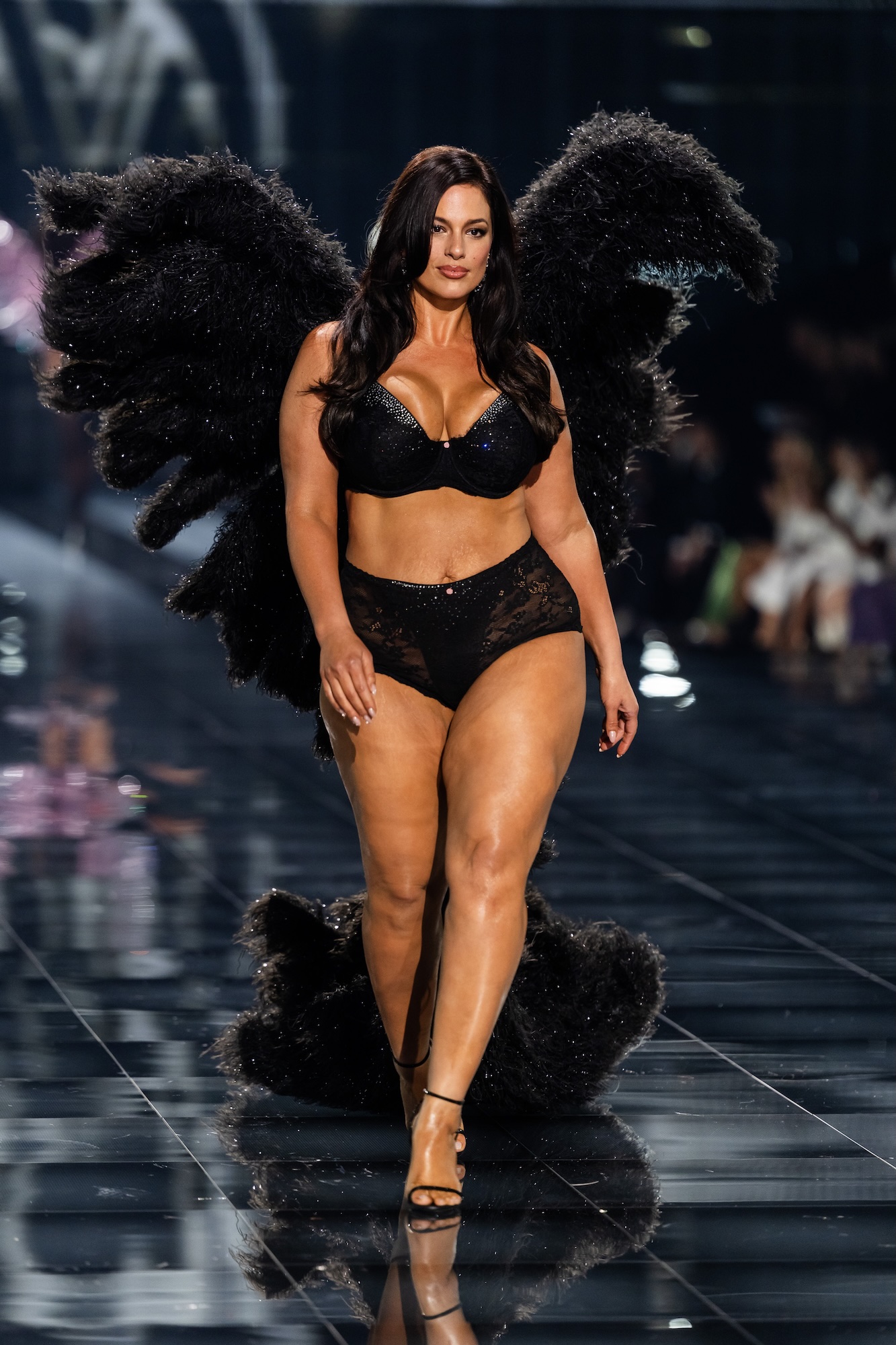 Ashley Graham Reveals the Secret Behind Her Backless Dress Moment at the 2025 CFDA Fashion Awards