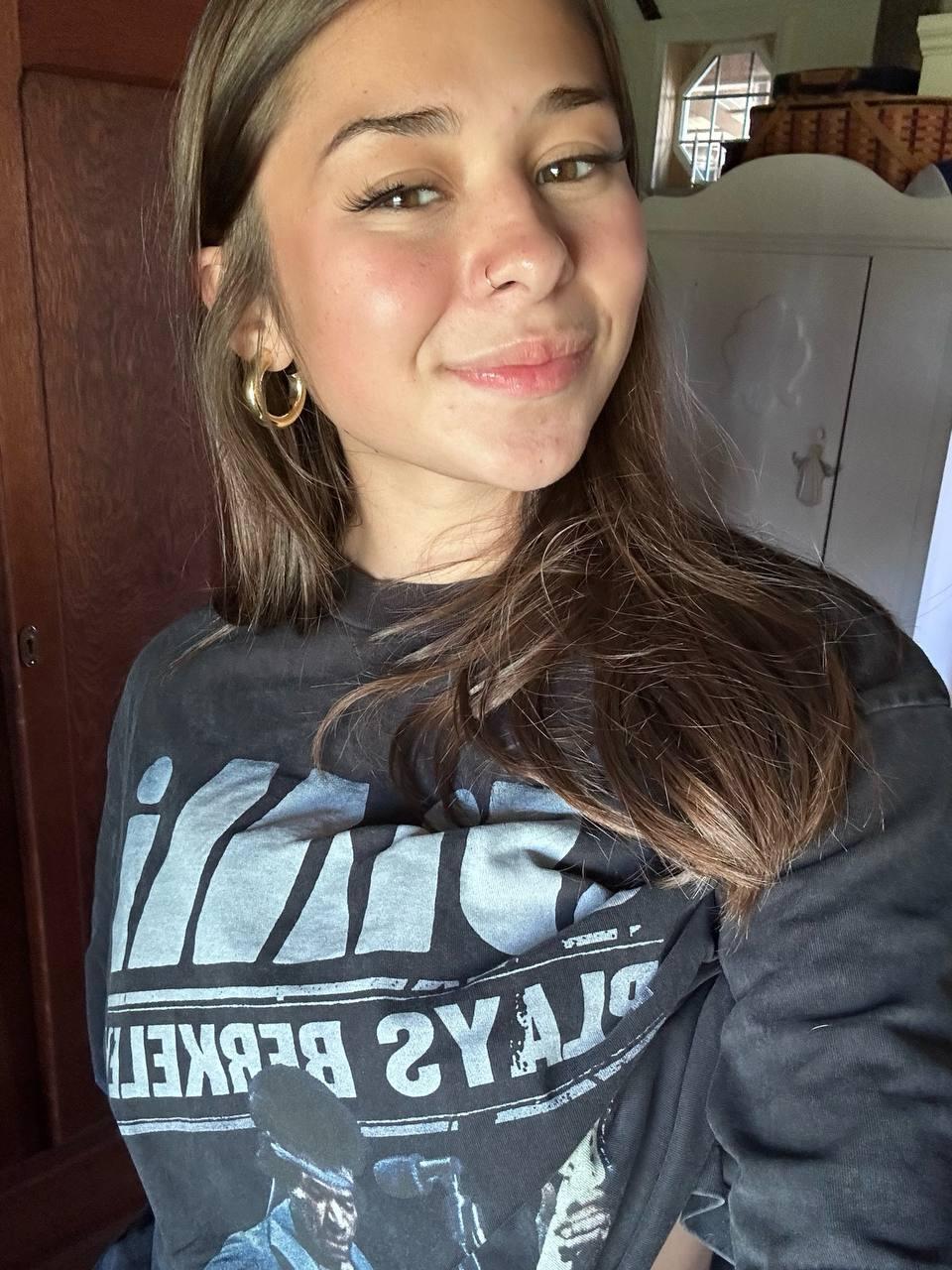 Sophie Rain takes a selfie