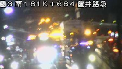 快訊／國3大貨車物品散落　南下龍井段塞3公里