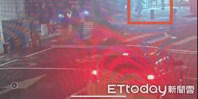 西門町傳隨機攻擊！工程師遭打「眼鏡碎裂」嚇壞　嫌犯逃跑畫面曝