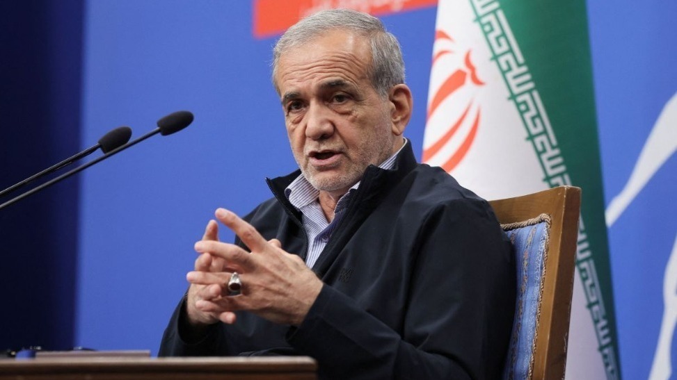 伊朗总统：谁都不能迫使伊朗投降，美以才是恐怖分子