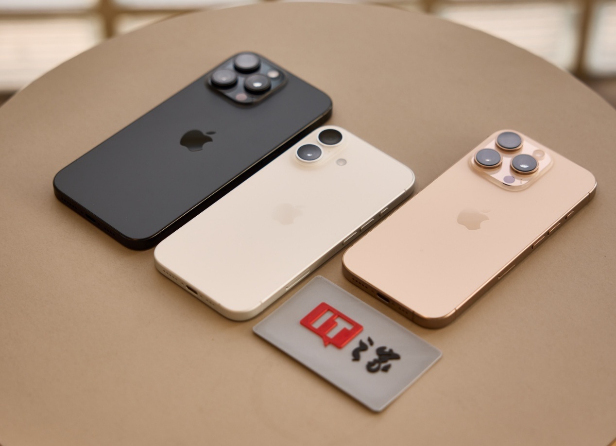 iPhone 16 系列背面