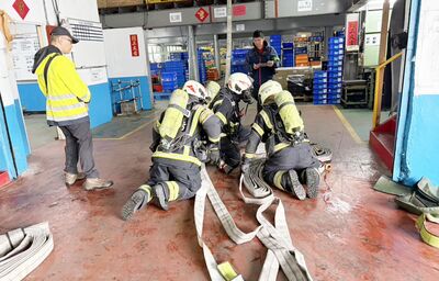 模擬大型倉儲火災！桃園消防局結合機械工廠　提升火警應變力
