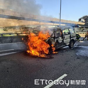 台1線小貨車突冒煙！引擎竄火舌燒剩骨架　驚險畫面曝