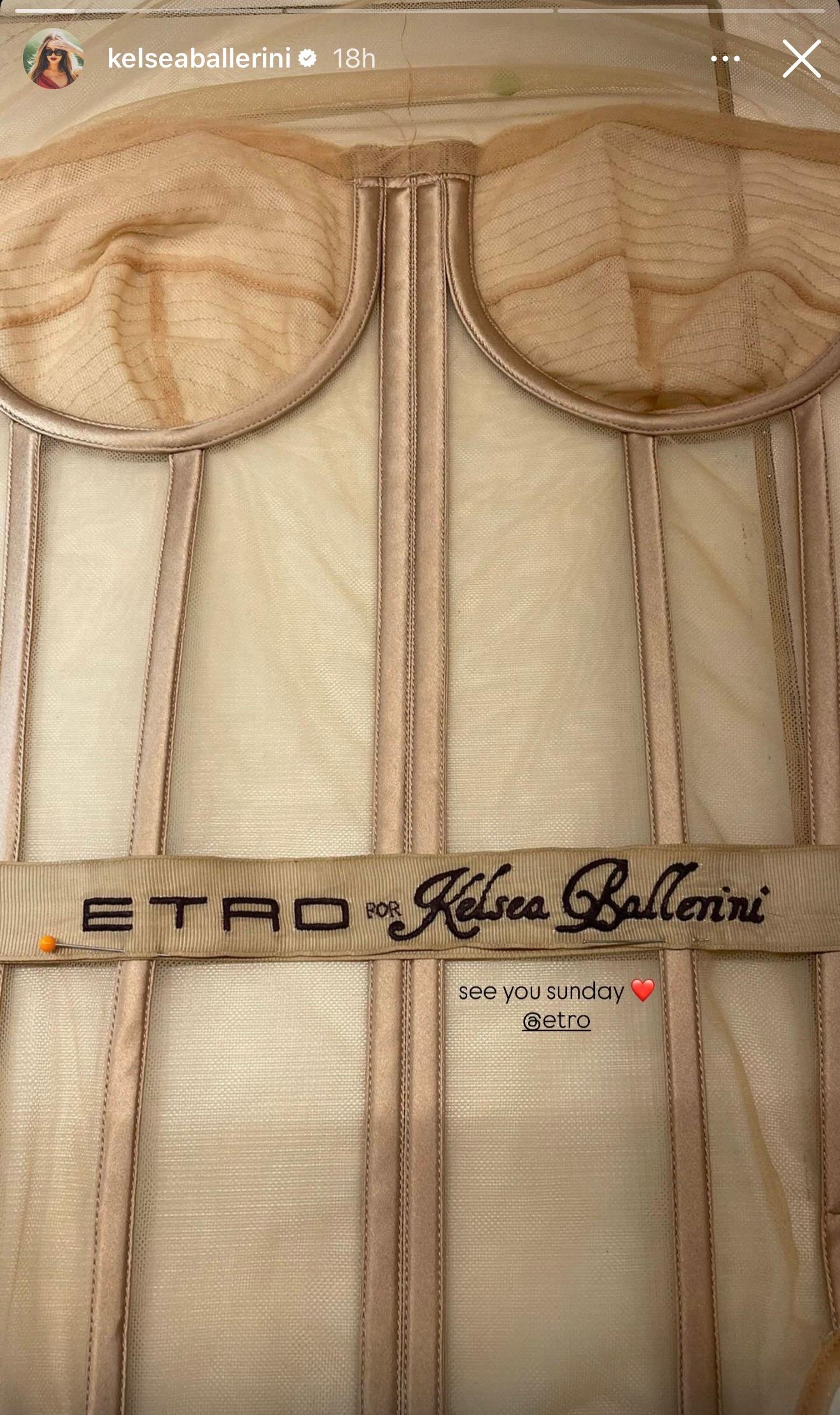 Kelsea Ballerini teases 2026 Grammy outfit