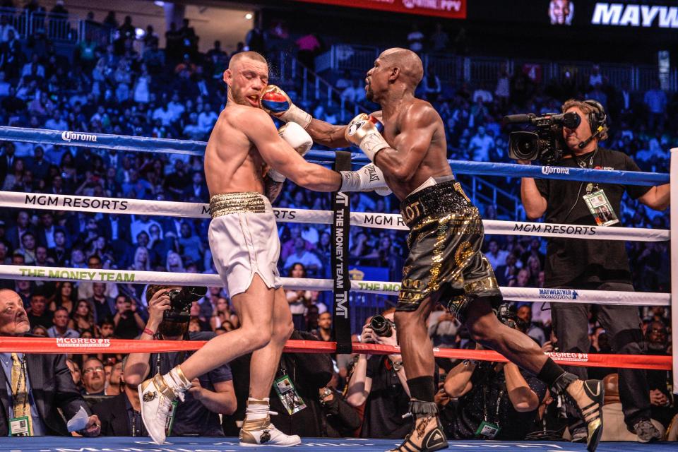 McGregor started well but ultimatley ran out of gas and was stopped on his feet