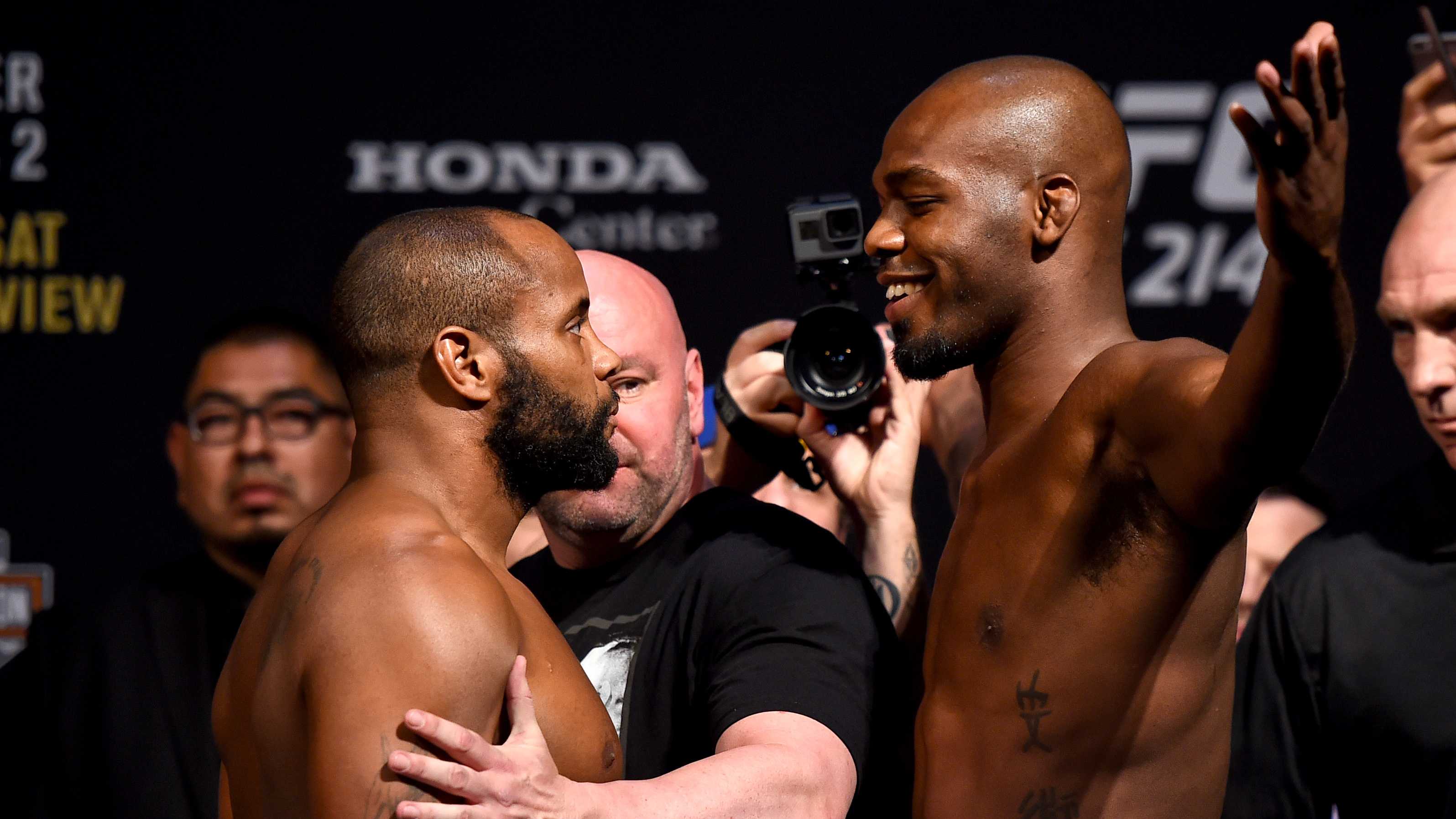 Anaheim, CA - July 28:UFC President Dana White stands between UFC light heavyweight champion Daniel Cormier, left and former UFC light heavyweight Jon Jones during the UFC 214 ceremonial weigh-ins at the Honda Center in Anaheim, CA., Friday, July 28, 2017. (Photo by Hans Gutknecht/MediaNews Group/Los Angeles Daily News via Getty Images)