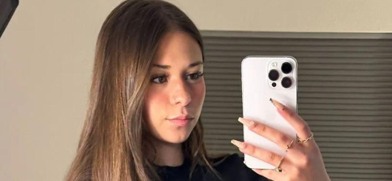 Sophie Rain mirror selfie