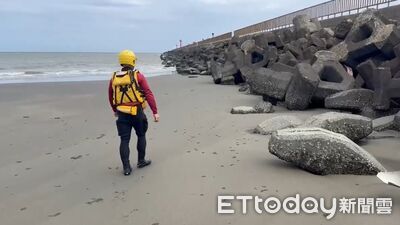 快訊／竹圍漁港傳憾事！4高中生下海2失蹤　海巡尋獲「1具遺體」