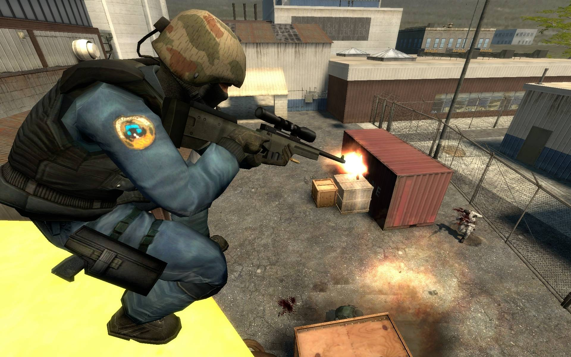 A player squats down in CS Source.