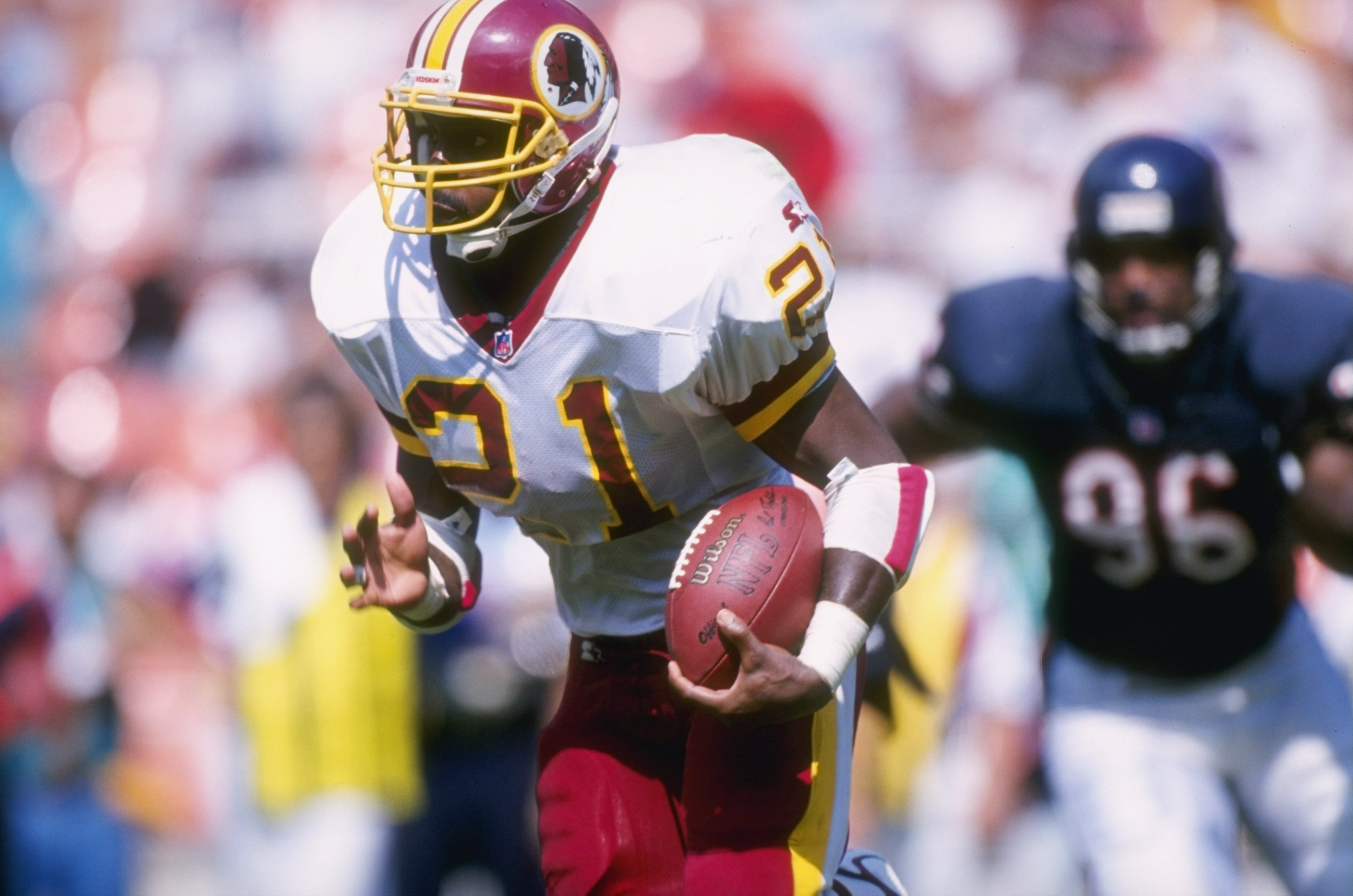 8 Sep 1996: Running back Terry Allen of the Washington Redskins looks up field as he makes a cut to the outside during a carry in the Redskins 10-3 victory over the Chicago Bears at RFK Stadium in Washington D.C. Mandatory Credit: Otto Greule Jr. /Allspo