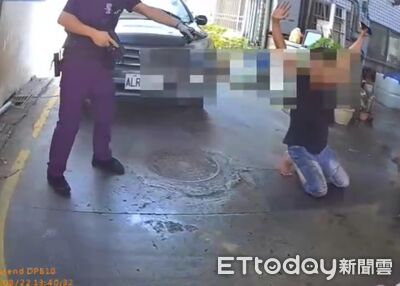 莽男當老爸學徒「喝酒不做事挨罵」開3槍洩恨　跪地被逮畫面曝