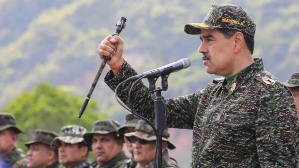 报道称，该法令将允许马杜罗在全国范围内调动武装力量，并赋予军方对公共服务和石油产业的管控权。