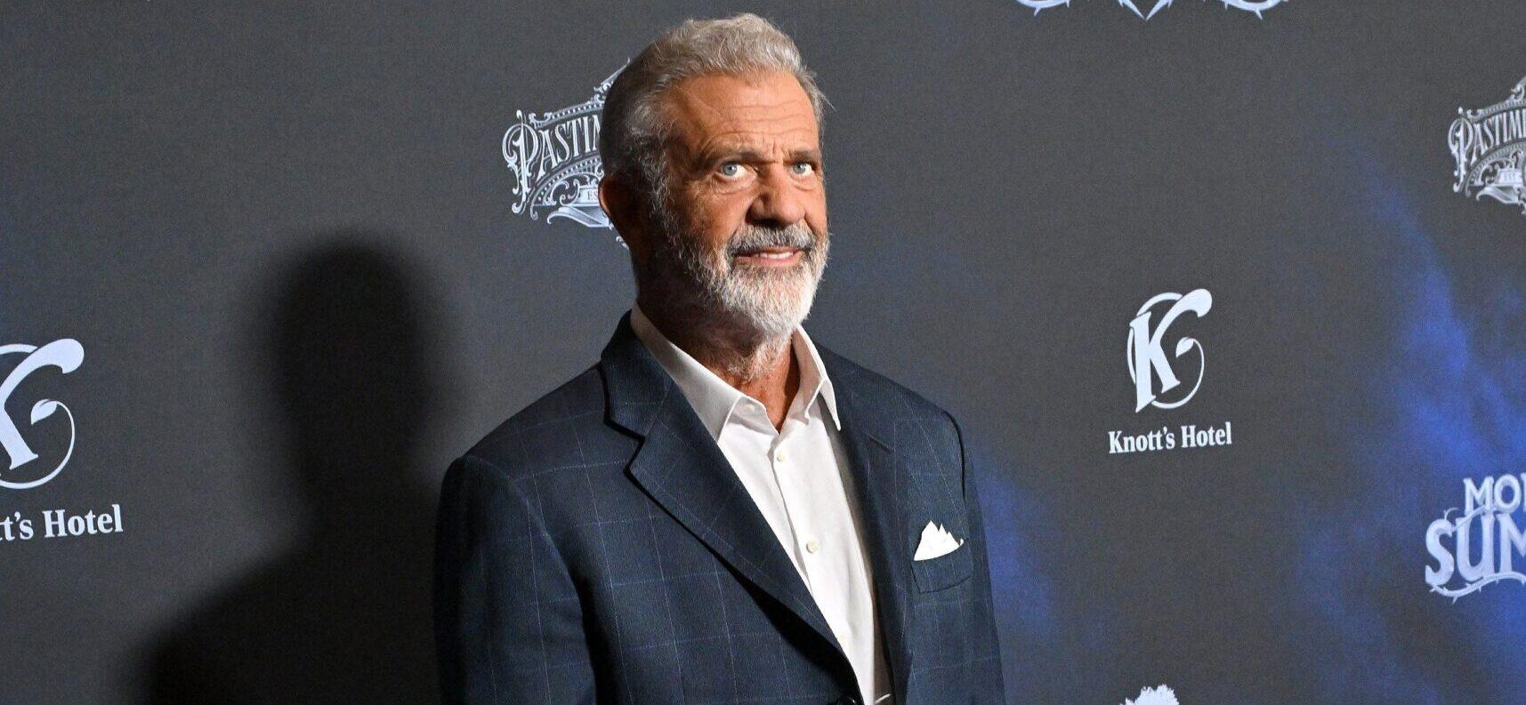 Mel Gibson arriving to the