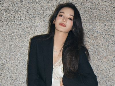 舒淇珠寶戴出鬆弛感　疊搭珍珠鍊秀女神氣勢