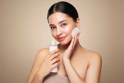 皮膚科醫師教卸妝5重點　卸妝水小心過度摩擦、油類記得乳化完全