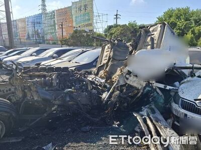 快訊／桃園大貨車撞進停車場！駕駛夾困變形車體　現場慘狀曝